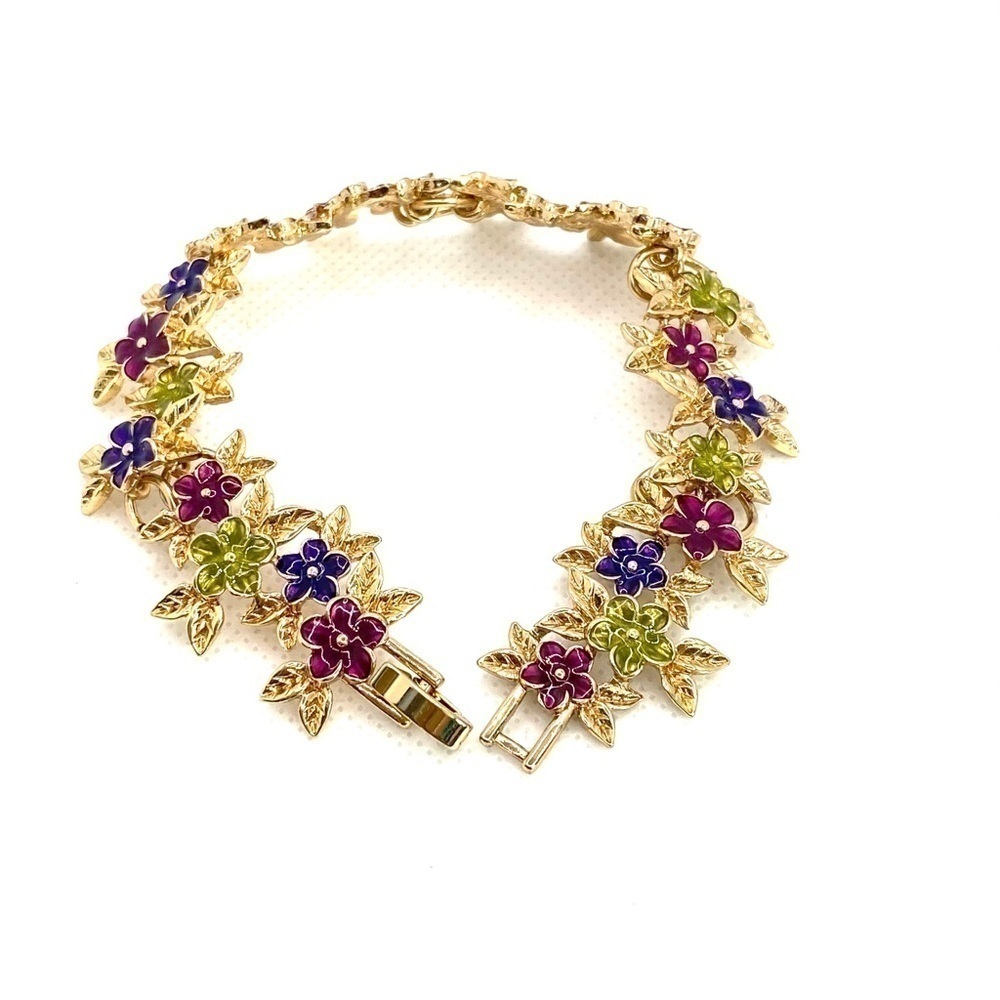 Bracelet Gold Tone With Flowers 8”
